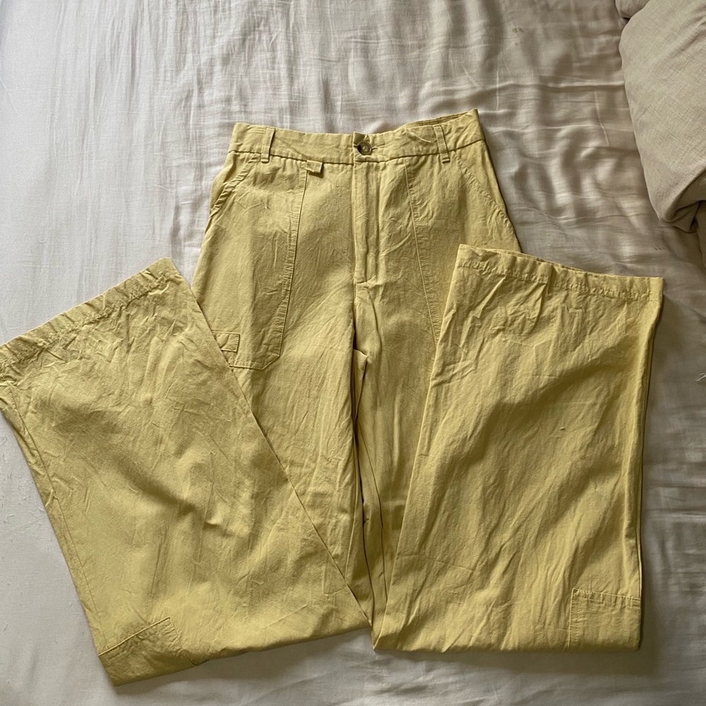 Beige yellow cargo pants